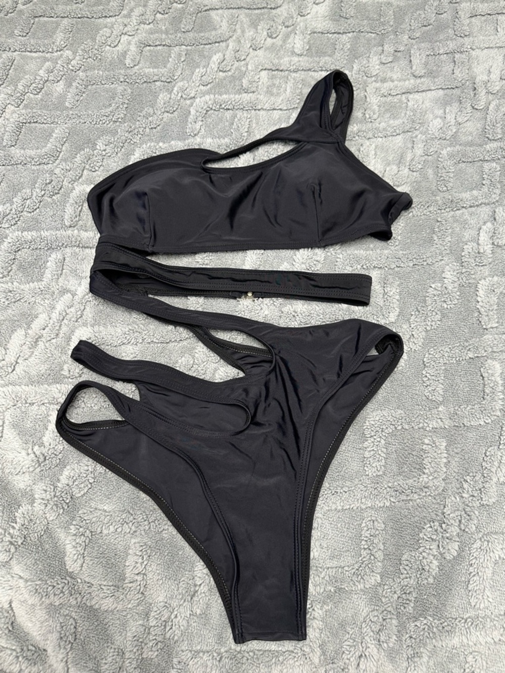 FashionNova Women’s One-Shoulder Black One Piece Bikini
